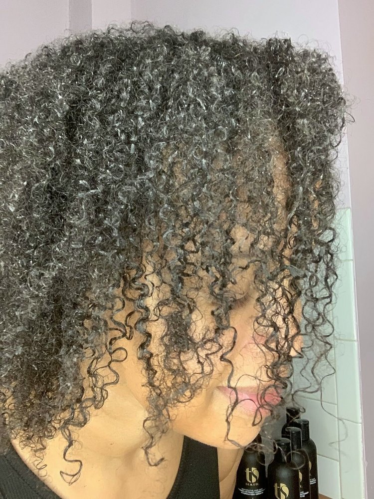 Restorative Hair Care: Flower Extract Conditioner