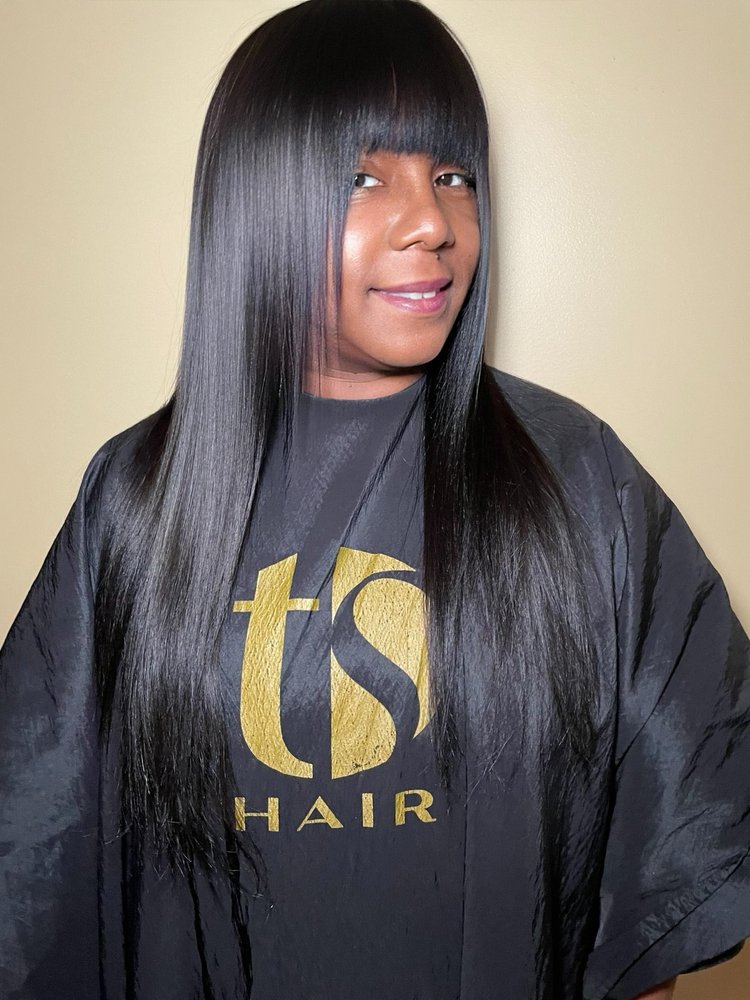 Yaki Straight Glueless 13x4 Frontal HD Lace Wig with Bangs